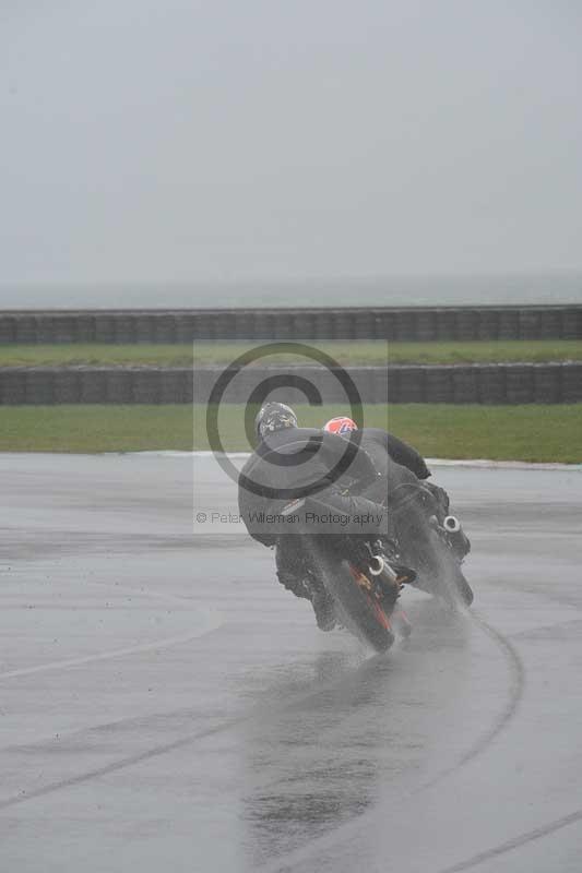Motorcycle action photographs;anglesey circuit;anglesey trackday photographs;event digital images;eventdigitalimages;no limits trackday;oulton park circuit cheshire;peter wileman photography;trackday;trackday digital images;trackday photos;ty croes circuit wales