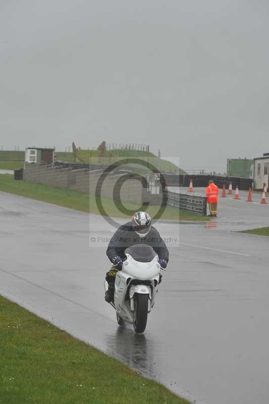 Motorcycle action photographs;anglesey circuit;anglesey trackday photographs;event digital images;eventdigitalimages;no limits trackday;oulton park circuit cheshire;peter wileman photography;trackday;trackday digital images;trackday photos;ty croes circuit wales