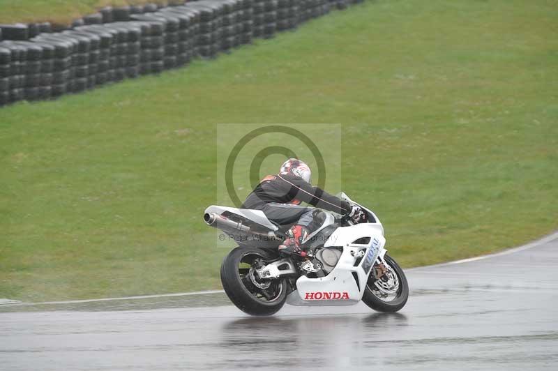 Motorcycle action photographs;anglesey circuit;anglesey trackday photographs;event digital images;eventdigitalimages;no limits trackday;oulton park circuit cheshire;peter wileman photography;trackday;trackday digital images;trackday photos;ty croes circuit wales