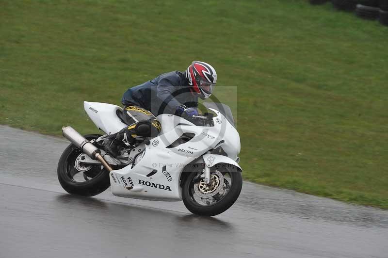 Motorcycle action photographs;anglesey circuit;anglesey trackday photographs;event digital images;eventdigitalimages;no limits trackday;oulton park circuit cheshire;peter wileman photography;trackday;trackday digital images;trackday photos;ty croes circuit wales