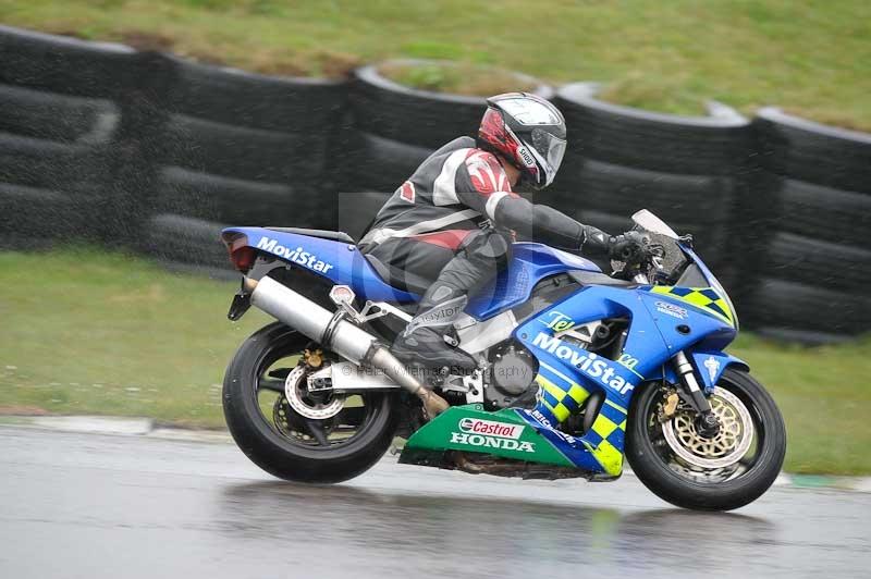 Motorcycle action photographs;anglesey circuit;anglesey trackday photographs;event digital images;eventdigitalimages;no limits trackday;oulton park circuit cheshire;peter wileman photography;trackday;trackday digital images;trackday photos;ty croes circuit wales