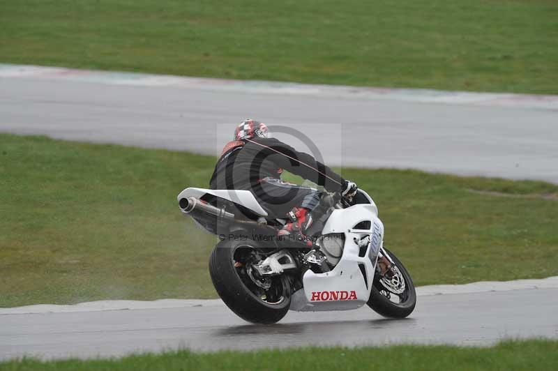 Motorcycle action photographs;anglesey circuit;anglesey trackday photographs;event digital images;eventdigitalimages;no limits trackday;oulton park circuit cheshire;peter wileman photography;trackday;trackday digital images;trackday photos;ty croes circuit wales