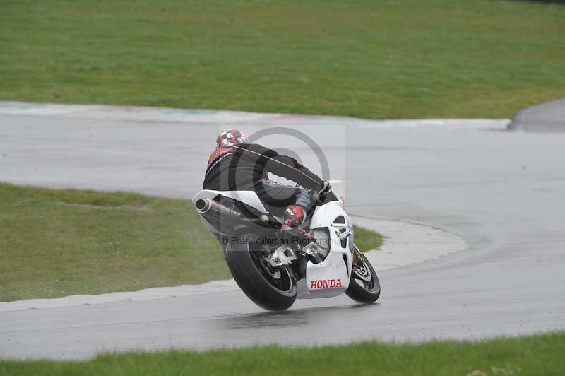 Motorcycle action photographs;anglesey circuit;anglesey trackday photographs;event digital images;eventdigitalimages;no limits trackday;oulton park circuit cheshire;peter wileman photography;trackday;trackday digital images;trackday photos;ty croes circuit wales