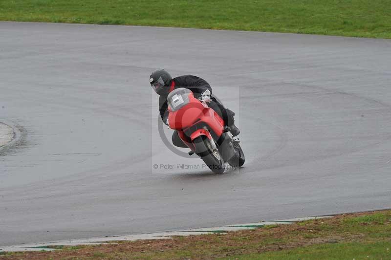 Motorcycle action photographs;anglesey circuit;anglesey trackday photographs;event digital images;eventdigitalimages;no limits trackday;oulton park circuit cheshire;peter wileman photography;trackday;trackday digital images;trackday photos;ty croes circuit wales