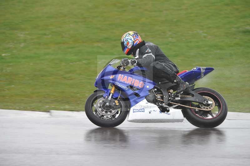 Motorcycle action photographs;anglesey circuit;anglesey trackday photographs;event digital images;eventdigitalimages;no limits trackday;oulton park circuit cheshire;peter wileman photography;trackday;trackday digital images;trackday photos;ty croes circuit wales