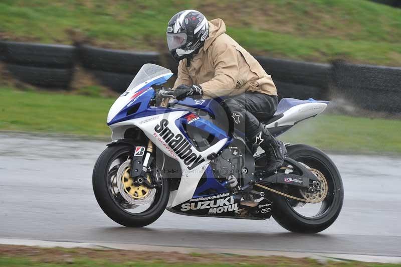 Motorcycle action photographs;anglesey circuit;anglesey trackday photographs;event digital images;eventdigitalimages;no limits trackday;oulton park circuit cheshire;peter wileman photography;trackday;trackday digital images;trackday photos;ty croes circuit wales