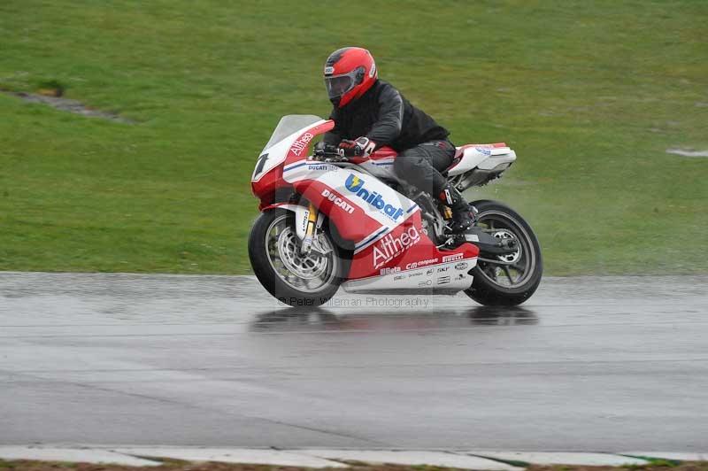 Motorcycle action photographs;anglesey circuit;anglesey trackday photographs;event digital images;eventdigitalimages;no limits trackday;oulton park circuit cheshire;peter wileman photography;trackday;trackday digital images;trackday photos;ty croes circuit wales
