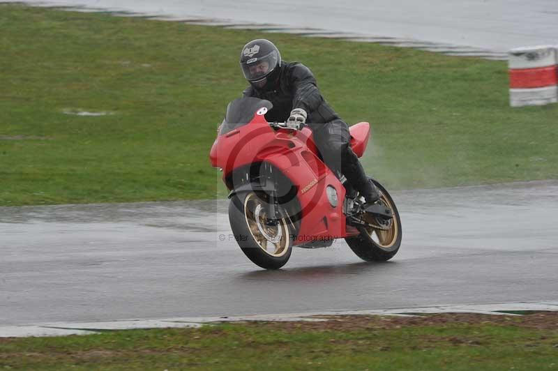 Motorcycle action photographs;anglesey circuit;anglesey trackday photographs;event digital images;eventdigitalimages;no limits trackday;oulton park circuit cheshire;peter wileman photography;trackday;trackday digital images;trackday photos;ty croes circuit wales