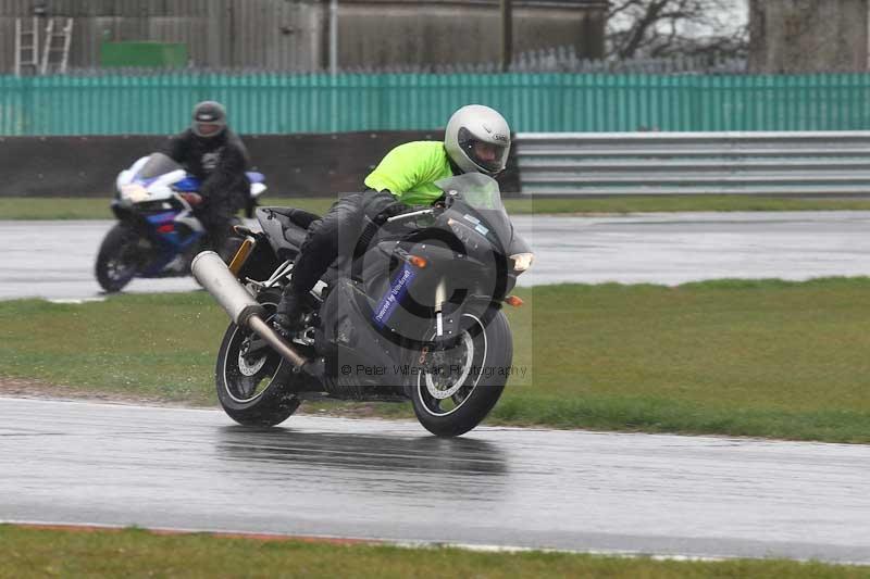 Motorcycle action photographs;Trackday digital images;event digital images;eventdigitalimages;no limits trackday;peter wileman photography;snetterton;snetterton circuit norfolk;snetterton photographs;trackday;trackday photos