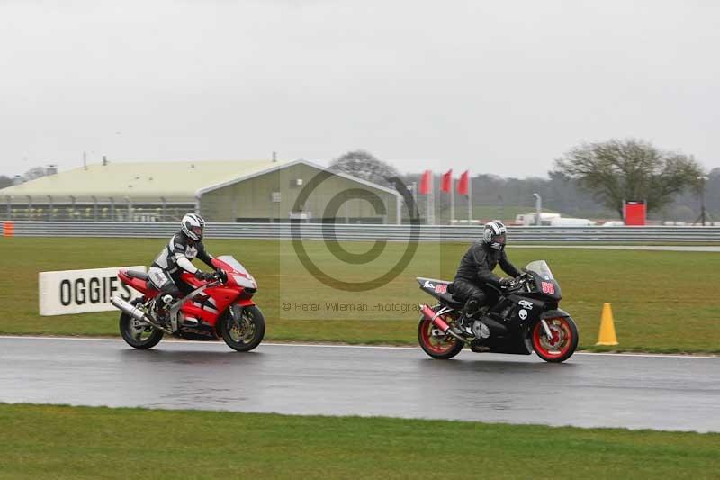 Motorcycle action photographs;Trackday digital images;event digital images;eventdigitalimages;no limits trackday;peter wileman photography;snetterton;snetterton circuit norfolk;snetterton photographs;trackday;trackday photos