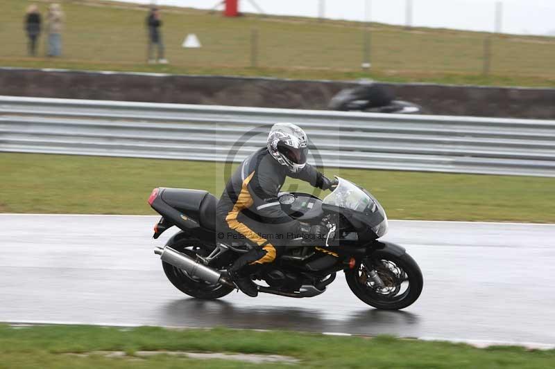 Motorcycle action photographs;Trackday digital images;event digital images;eventdigitalimages;no limits trackday;peter wileman photography;snetterton;snetterton circuit norfolk;snetterton photographs;trackday;trackday photos