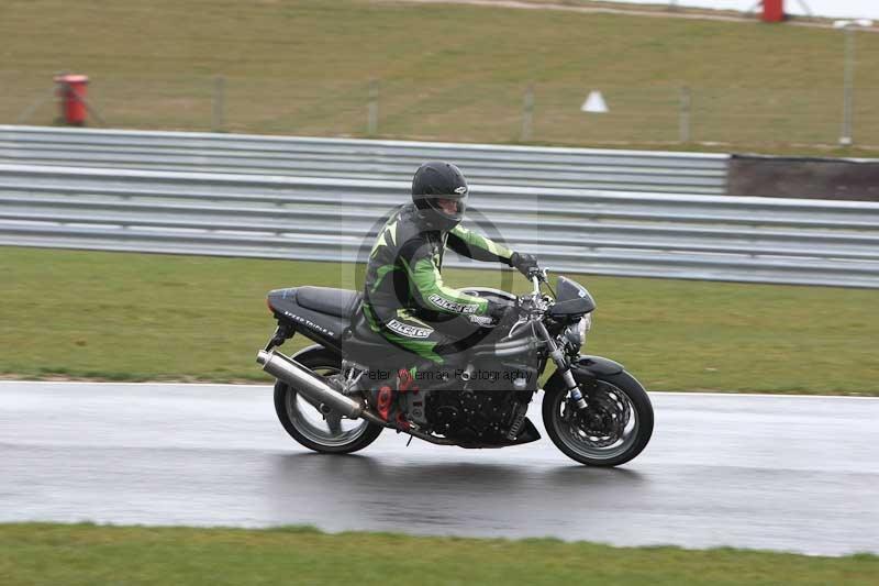 Motorcycle action photographs;Trackday digital images;event digital images;eventdigitalimages;no limits trackday;peter wileman photography;snetterton;snetterton circuit norfolk;snetterton photographs;trackday;trackday photos
