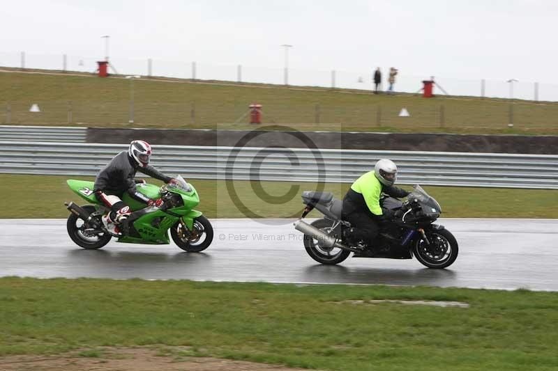 Motorcycle action photographs;Trackday digital images;event digital images;eventdigitalimages;no limits trackday;peter wileman photography;snetterton;snetterton circuit norfolk;snetterton photographs;trackday;trackday photos