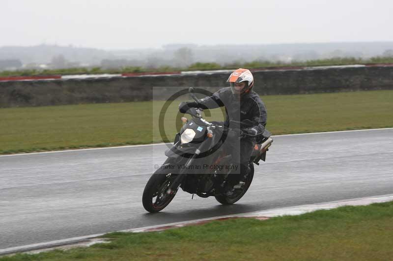 Motorcycle action photographs;Trackday digital images;event digital images;eventdigitalimages;no limits trackday;peter wileman photography;snetterton;snetterton circuit norfolk;snetterton photographs;trackday;trackday photos