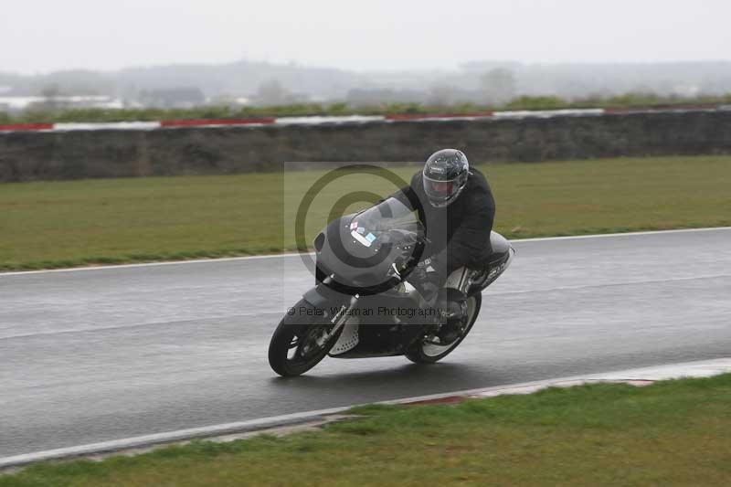 Motorcycle action photographs;Trackday digital images;event digital images;eventdigitalimages;no limits trackday;peter wileman photography;snetterton;snetterton circuit norfolk;snetterton photographs;trackday;trackday photos