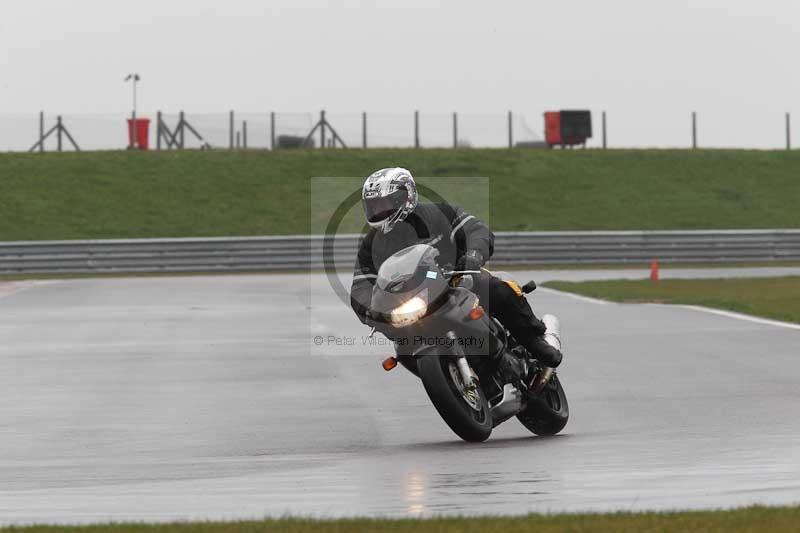 Motorcycle action photographs;Trackday digital images;event digital images;eventdigitalimages;no limits trackday;peter wileman photography;snetterton;snetterton circuit norfolk;snetterton photographs;trackday;trackday photos