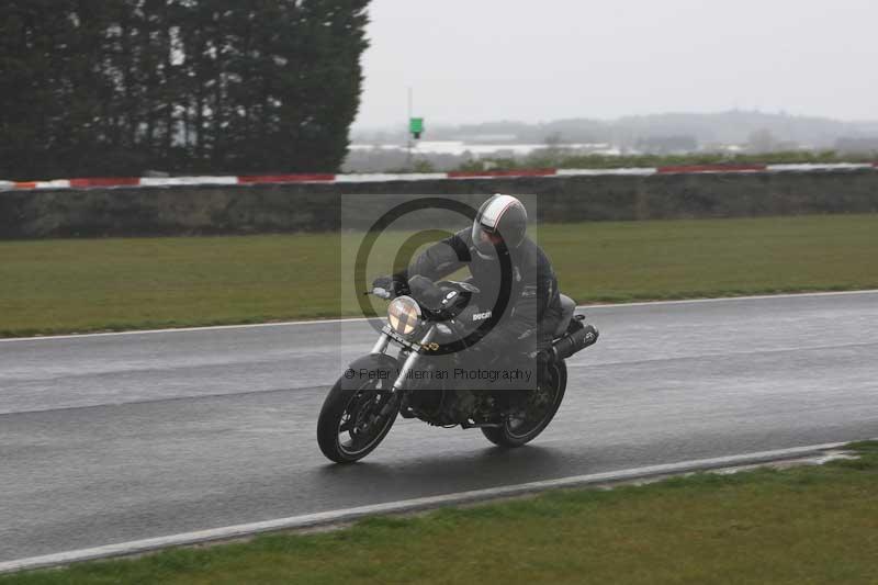 Motorcycle action photographs;Trackday digital images;event digital images;eventdigitalimages;no limits trackday;peter wileman photography;snetterton;snetterton circuit norfolk;snetterton photographs;trackday;trackday photos