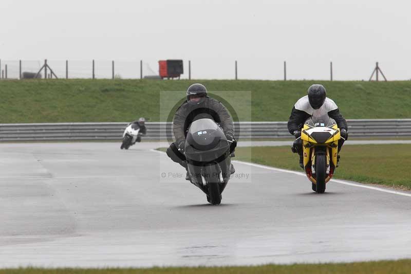 Motorcycle action photographs;Trackday digital images;event digital images;eventdigitalimages;no limits trackday;peter wileman photography;snetterton;snetterton circuit norfolk;snetterton photographs;trackday;trackday photos