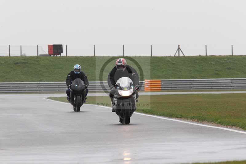 Motorcycle action photographs;Trackday digital images;event digital images;eventdigitalimages;no limits trackday;peter wileman photography;snetterton;snetterton circuit norfolk;snetterton photographs;trackday;trackday photos