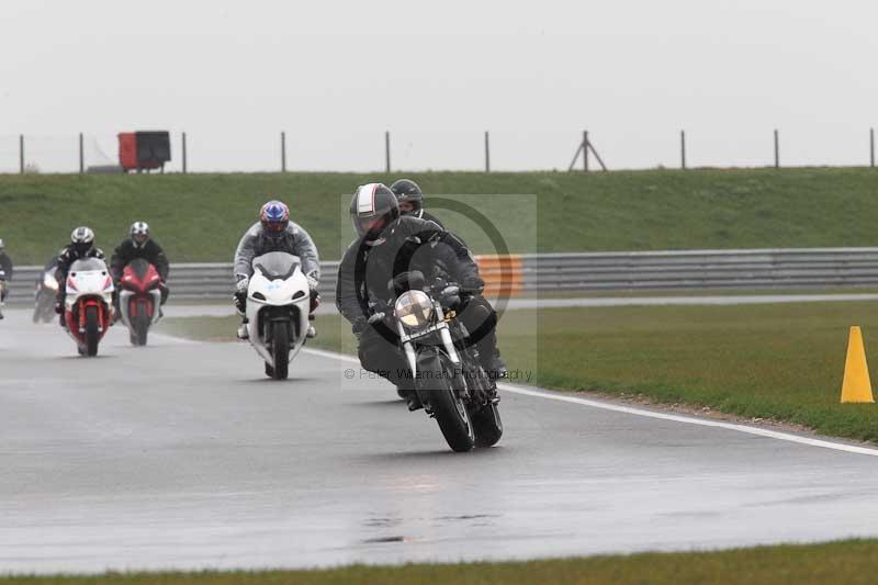 Motorcycle action photographs;Trackday digital images;event digital images;eventdigitalimages;no limits trackday;peter wileman photography;snetterton;snetterton circuit norfolk;snetterton photographs;trackday;trackday photos