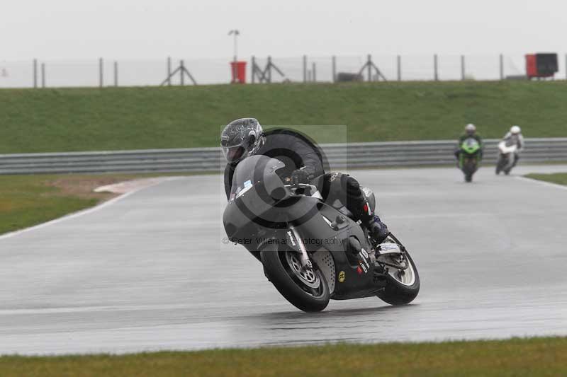 Motorcycle action photographs;Trackday digital images;event digital images;eventdigitalimages;no limits trackday;peter wileman photography;snetterton;snetterton circuit norfolk;snetterton photographs;trackday;trackday photos