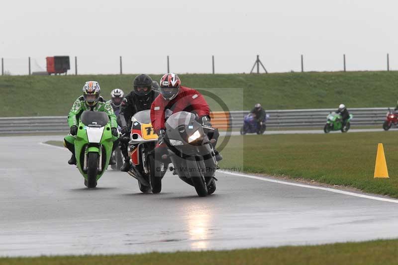 Motorcycle action photographs;Trackday digital images;event digital images;eventdigitalimages;no limits trackday;peter wileman photography;snetterton;snetterton circuit norfolk;snetterton photographs;trackday;trackday photos