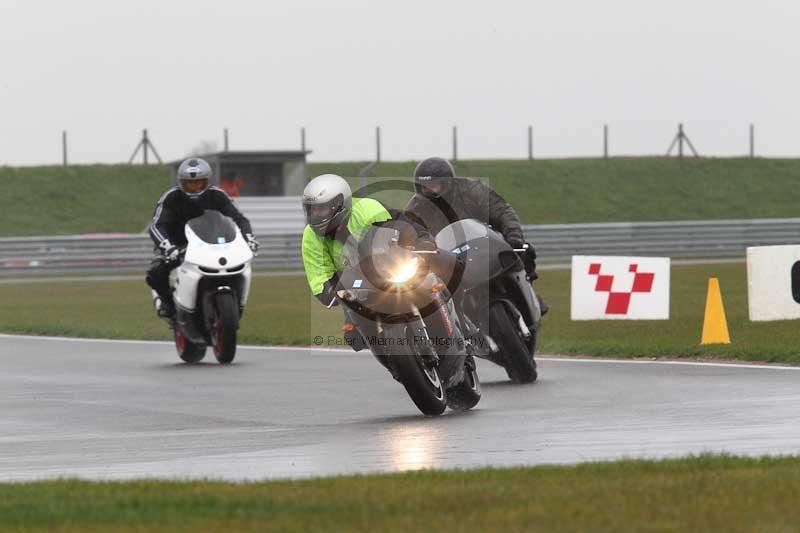 Motorcycle action photographs;Trackday digital images;event digital images;eventdigitalimages;no limits trackday;peter wileman photography;snetterton;snetterton circuit norfolk;snetterton photographs;trackday;trackday photos
