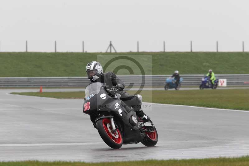 Motorcycle action photographs;Trackday digital images;event digital images;eventdigitalimages;no limits trackday;peter wileman photography;snetterton;snetterton circuit norfolk;snetterton photographs;trackday;trackday photos