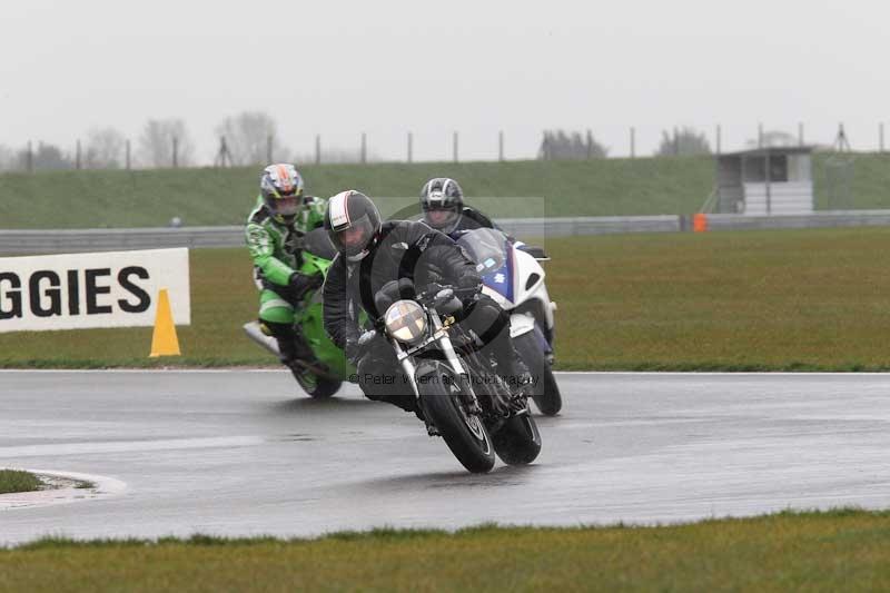 Motorcycle action photographs;Trackday digital images;event digital images;eventdigitalimages;no limits trackday;peter wileman photography;snetterton;snetterton circuit norfolk;snetterton photographs;trackday;trackday photos