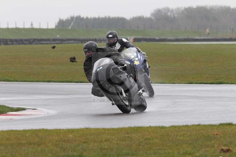 Motorcycle action photographs;Trackday digital images;event digital images;eventdigitalimages;no limits trackday;peter wileman photography;snetterton;snetterton circuit norfolk;snetterton photographs;trackday;trackday photos