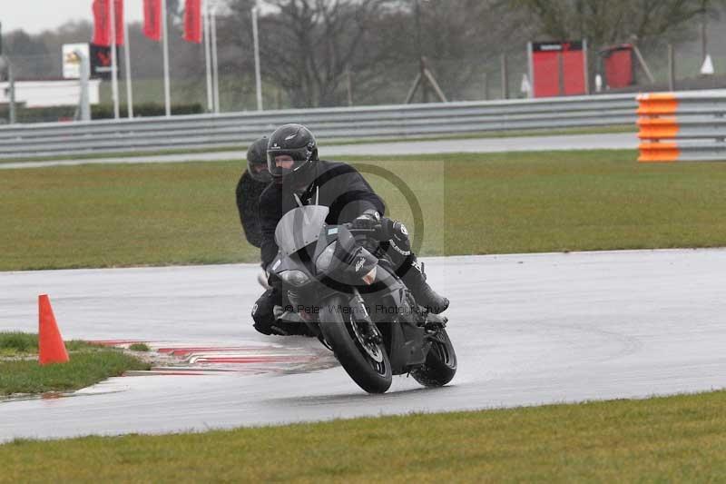 Motorcycle action photographs;Trackday digital images;event digital images;eventdigitalimages;no limits trackday;peter wileman photography;snetterton;snetterton circuit norfolk;snetterton photographs;trackday;trackday photos