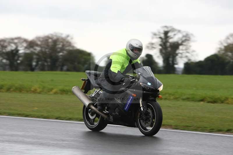 Motorcycle action photographs;Trackday digital images;event digital images;eventdigitalimages;no limits trackday;peter wileman photography;snetterton;snetterton circuit norfolk;snetterton photographs;trackday;trackday photos