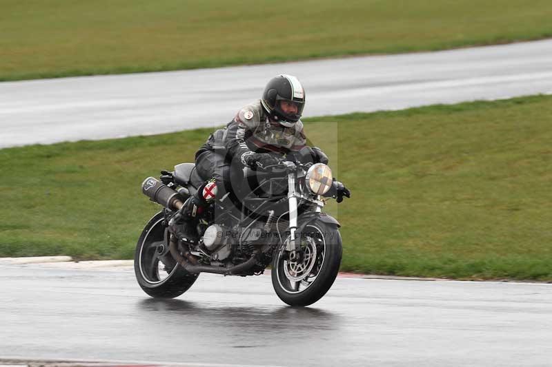 Motorcycle action photographs;Trackday digital images;event digital images;eventdigitalimages;no limits trackday;peter wileman photography;snetterton;snetterton circuit norfolk;snetterton photographs;trackday;trackday photos
