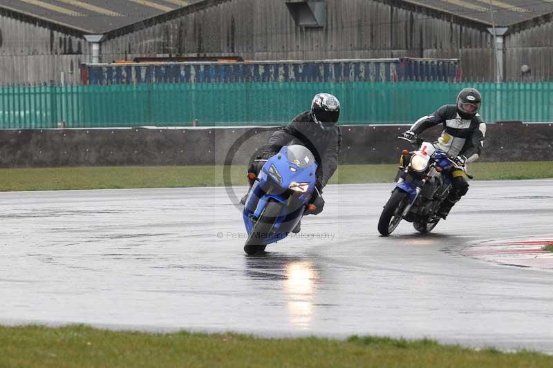 Motorcycle action photographs;Trackday digital images;event digital images;eventdigitalimages;no limits trackday;peter wileman photography;snetterton;snetterton circuit norfolk;snetterton photographs;trackday;trackday photos