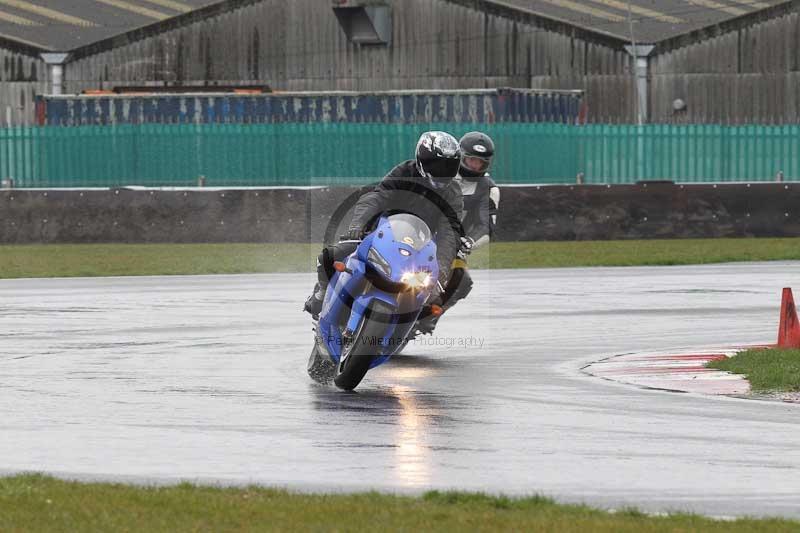 Motorcycle action photographs;Trackday digital images;event digital images;eventdigitalimages;no limits trackday;peter wileman photography;snetterton;snetterton circuit norfolk;snetterton photographs;trackday;trackday photos