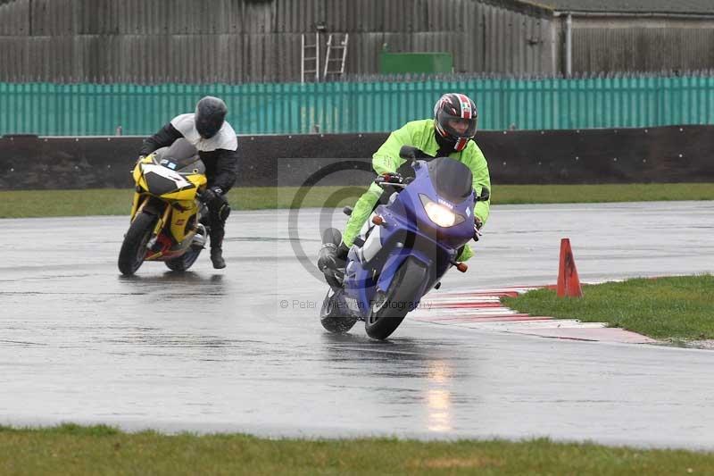 Motorcycle action photographs;Trackday digital images;event digital images;eventdigitalimages;no limits trackday;peter wileman photography;snetterton;snetterton circuit norfolk;snetterton photographs;trackday;trackday photos