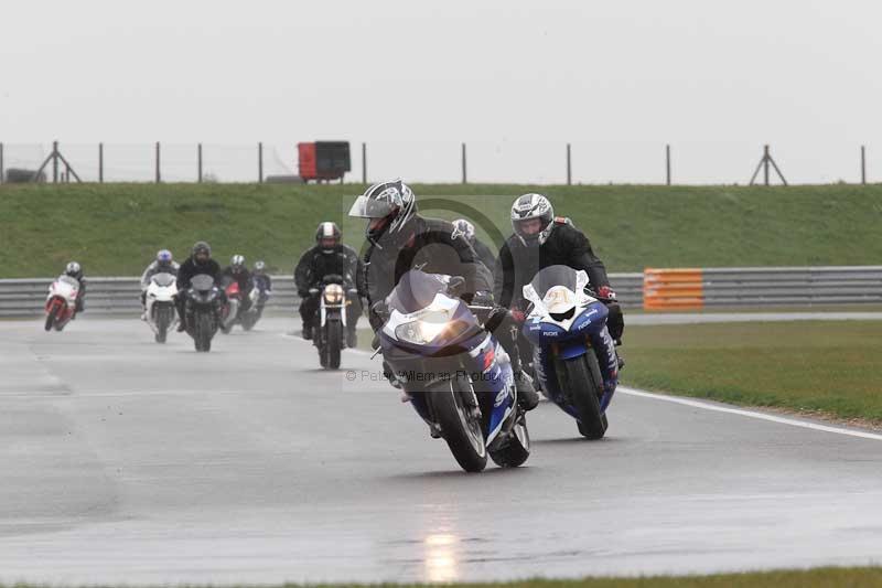 Motorcycle action photographs;Trackday digital images;event digital images;eventdigitalimages;no limits trackday;peter wileman photography;snetterton;snetterton circuit norfolk;snetterton photographs;trackday;trackday photos