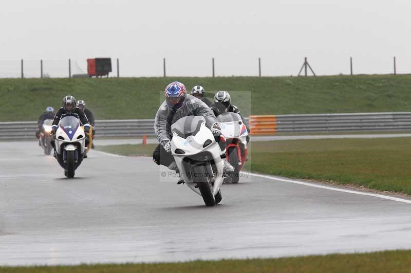 Motorcycle action photographs;Trackday digital images;event digital images;eventdigitalimages;no limits trackday;peter wileman photography;snetterton;snetterton circuit norfolk;snetterton photographs;trackday;trackday photos