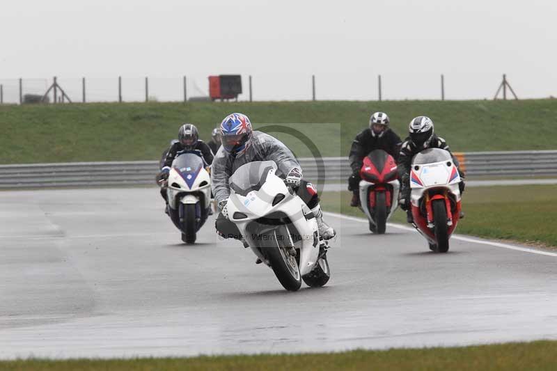 Motorcycle action photographs;Trackday digital images;event digital images;eventdigitalimages;no limits trackday;peter wileman photography;snetterton;snetterton circuit norfolk;snetterton photographs;trackday;trackday photos