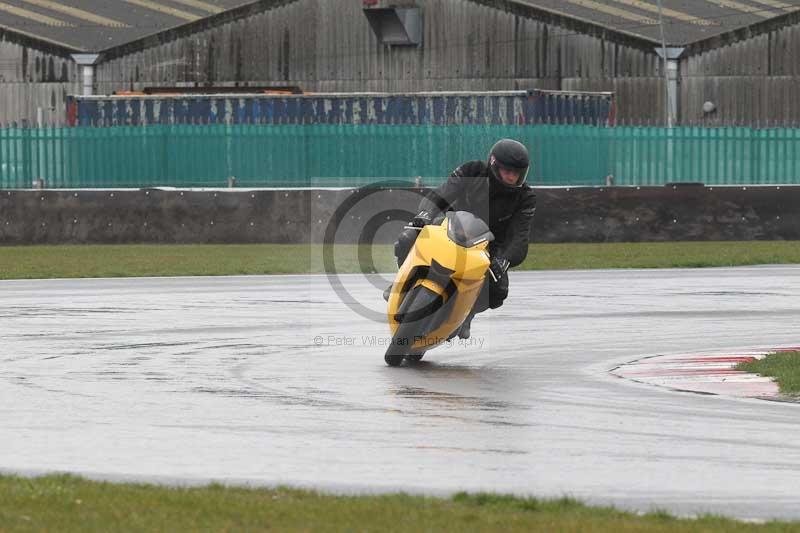 Motorcycle action photographs;Trackday digital images;event digital images;eventdigitalimages;no limits trackday;peter wileman photography;snetterton;snetterton circuit norfolk;snetterton photographs;trackday;trackday photos