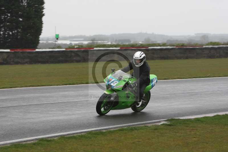 Motorcycle action photographs;Trackday digital images;event digital images;eventdigitalimages;no limits trackday;peter wileman photography;snetterton;snetterton circuit norfolk;snetterton photographs;trackday;trackday photos