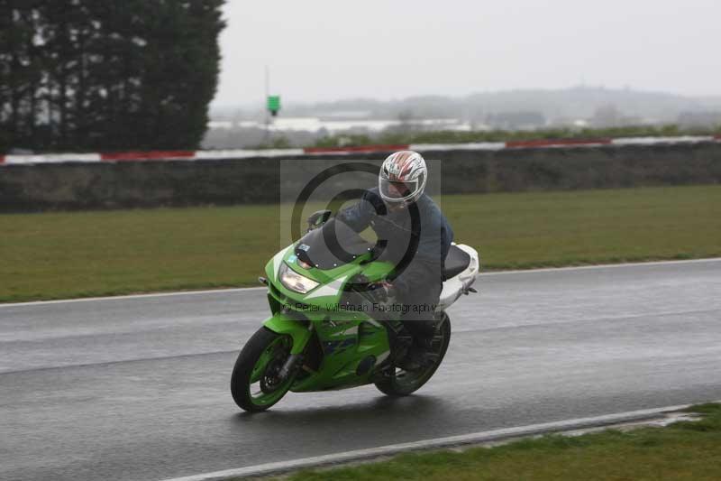 Motorcycle action photographs;Trackday digital images;event digital images;eventdigitalimages;no limits trackday;peter wileman photography;snetterton;snetterton circuit norfolk;snetterton photographs;trackday;trackday photos