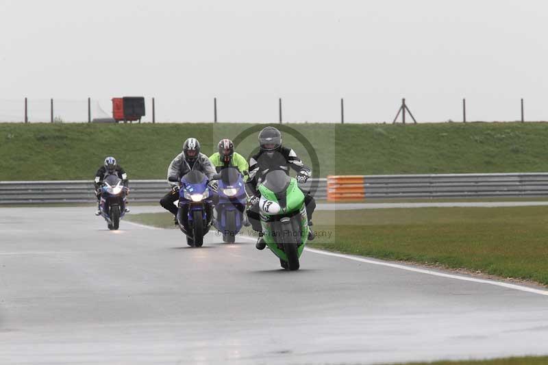Motorcycle action photographs;Trackday digital images;event digital images;eventdigitalimages;no limits trackday;peter wileman photography;snetterton;snetterton circuit norfolk;snetterton photographs;trackday;trackday photos