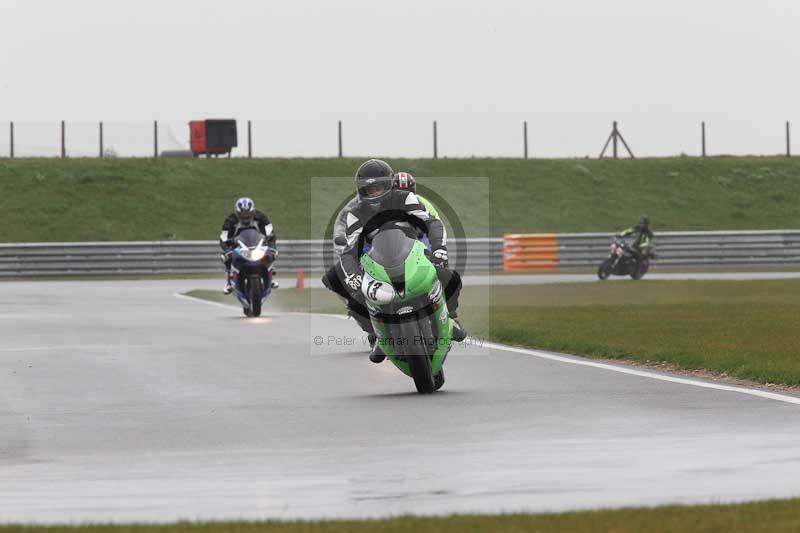 Motorcycle action photographs;Trackday digital images;event digital images;eventdigitalimages;no limits trackday;peter wileman photography;snetterton;snetterton circuit norfolk;snetterton photographs;trackday;trackday photos