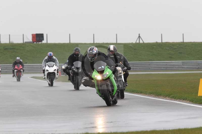 Motorcycle action photographs;Trackday digital images;event digital images;eventdigitalimages;no limits trackday;peter wileman photography;snetterton;snetterton circuit norfolk;snetterton photographs;trackday;trackday photos