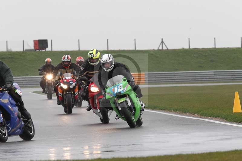 Motorcycle action photographs;Trackday digital images;event digital images;eventdigitalimages;no limits trackday;peter wileman photography;snetterton;snetterton circuit norfolk;snetterton photographs;trackday;trackday photos