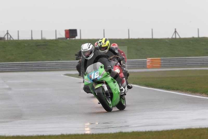 Motorcycle action photographs;Trackday digital images;event digital images;eventdigitalimages;no limits trackday;peter wileman photography;snetterton;snetterton circuit norfolk;snetterton photographs;trackday;trackday photos