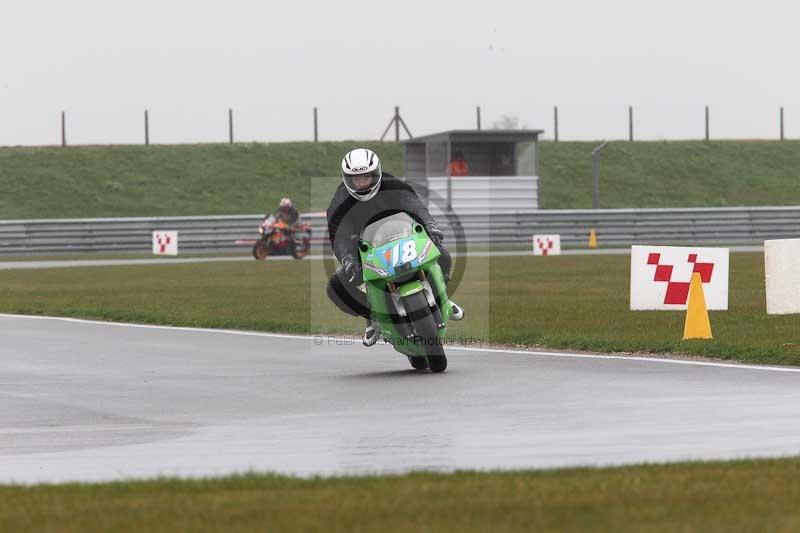 Motorcycle action photographs;Trackday digital images;event digital images;eventdigitalimages;no limits trackday;peter wileman photography;snetterton;snetterton circuit norfolk;snetterton photographs;trackday;trackday photos