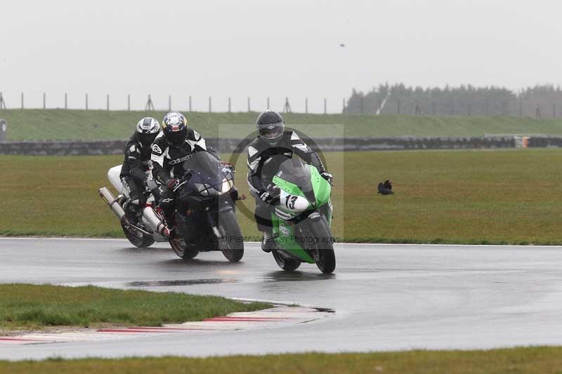 Motorcycle action photographs;Trackday digital images;event digital images;eventdigitalimages;no limits trackday;peter wileman photography;snetterton;snetterton circuit norfolk;snetterton photographs;trackday;trackday photos