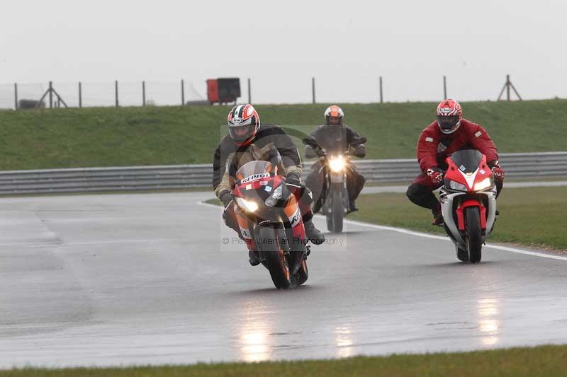 Motorcycle action photographs;Trackday digital images;event digital images;eventdigitalimages;no limits trackday;peter wileman photography;snetterton;snetterton circuit norfolk;snetterton photographs;trackday;trackday photos